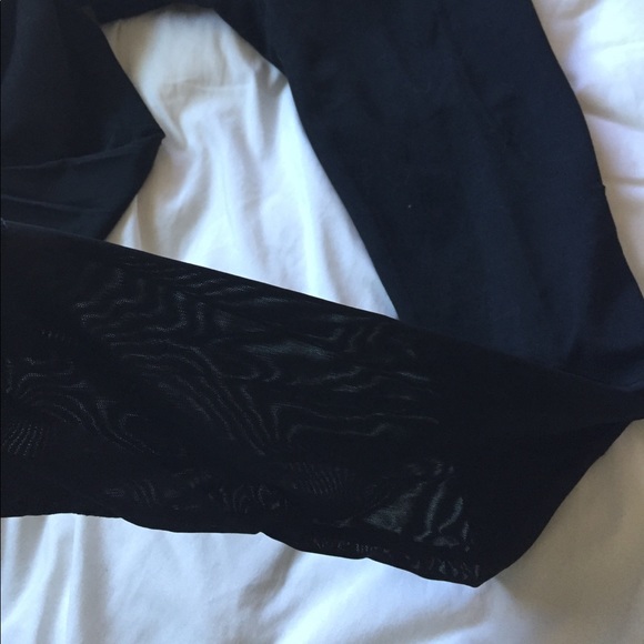 Black Zella Leggings W/ Mesh Detailing Size Small - Picture 2 of 6